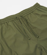 UNIVERSAL WORKS PARACHUTE SHORT 34148 RECYCLED POLY TECH OLIVE - Shoelosophy