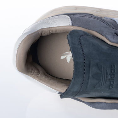 ADIDAS ORIGINALS LA TRAINER LUX IE6482 GRAU NUBUK - Shoelosophy