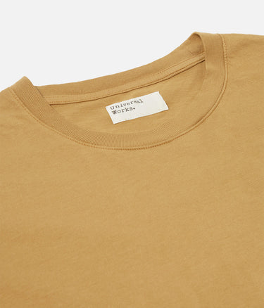 UNIVERSAL WORKS PRINT POCKET TEE BIO-JERSEY CUMIN - Shoelosophy