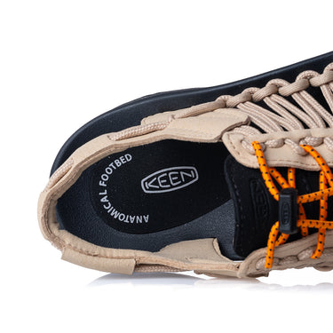 KEEN UNEEK 1025169 TIMBERWOLF PLAZA TAUPE - Shoelosophy