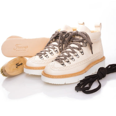 "FRACAP WOMEN M130 HANDGEFERTIGT IN ITALIEN NATURAL NEBRASKA VIBRAM - Shoelosophy