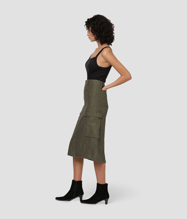 LEVI'S WOMENS CARGO MIDI SKIRT A7539-0003 OLIVE NIGHT - Shoelosophy