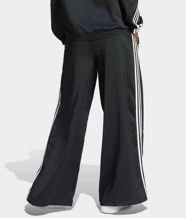 ADIDAS ORIGINALS SATIN TRAININGSHOSE MIT WEITEN BEINEN IU2520 - Shoelosophy