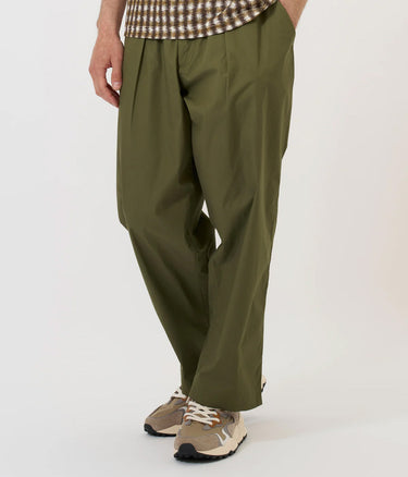 UNIVERSAL WORKS OXFORD PANT BROADCLOTH P34039 OLIVE - Shoelosophy