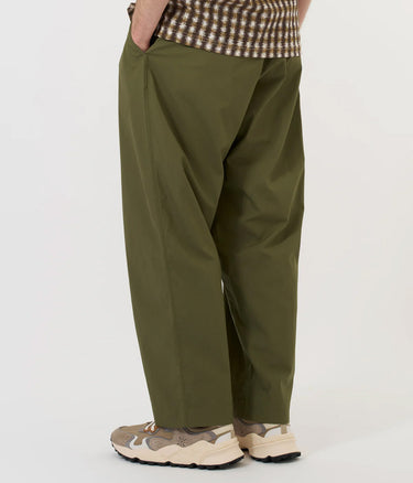 UNIVERSAL WORKS OXFORD PANT BROADCLOTH P34039 OLIVE - Shoelosophy