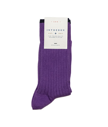 IN DER BOX BASIC-SOCKEN AUS BAUMWOLLE, GERIPPT, PFLAUME, HERGESTELLT IN ITALIEN - Shoelosophy