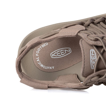 KEEN UNEEK 1025169 TIMBERWOLF PLAZA TAUPE - Shoelosophy
